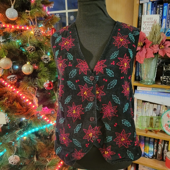 Victoria Jones Woman Tops - Vintage Victoria Jones Woman Size Petite M Christmas Black Vest Poinsettias